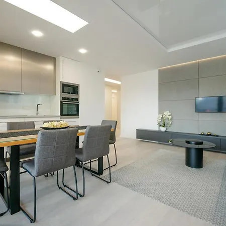 Homely Place Serce Poznania - Stary Rynek - Parking Διαμέρισμα